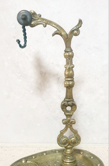 Antigo suporte de relógio de bolso em bronze Sec.XIX
