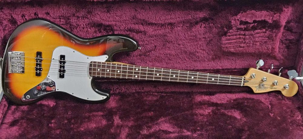 Baixo Fender Jazz Bass Standard, México