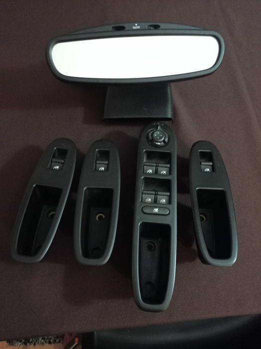 Vendo botão do vidro eléctrico e espelho interno do alfa romeu 159