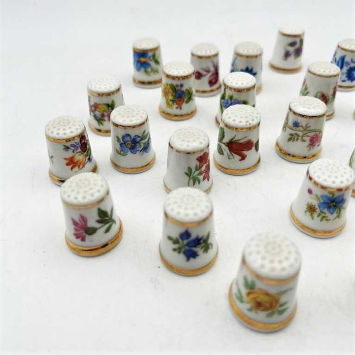 Dedais Antigos em Porcelana com Motivos Florais