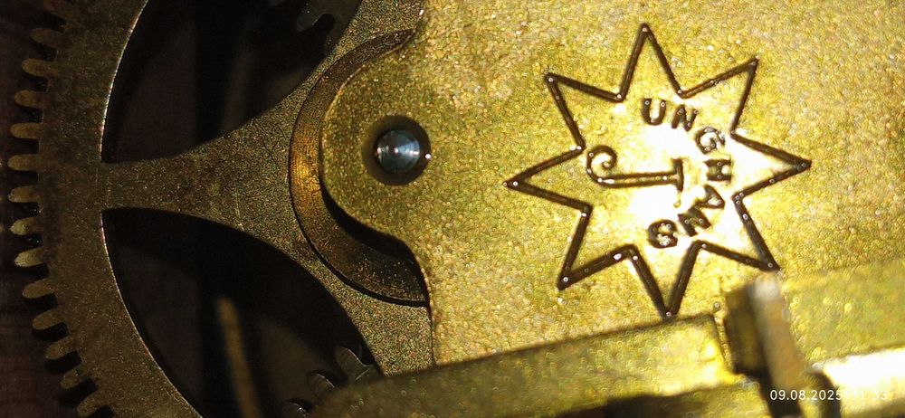 Годинниковий механізм+маятник+гонг, настінного годинника Junghans.