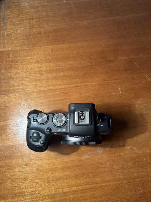 Canon RP + 4 objetivas + adaptador EF-R