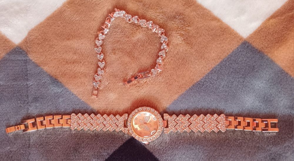 Relógio + pulseira em rosa dourado e brilhantes
