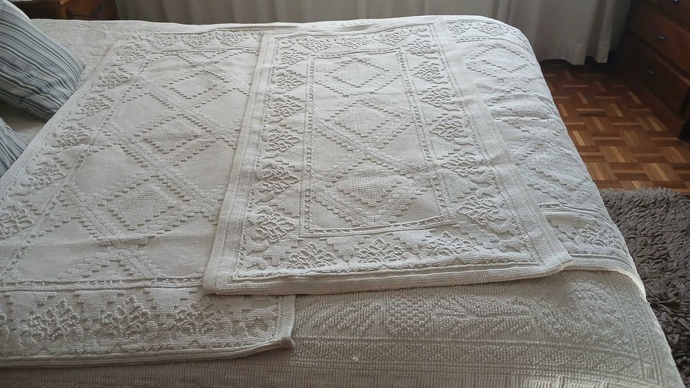 Coberta de algodão  com 2 almofadas e conjunto de tapetes de quarto