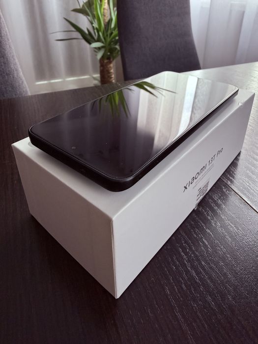 Smartfon Xiaomi 13T PRO stan bdb plus 2 x etui , org. ładowarka 120W