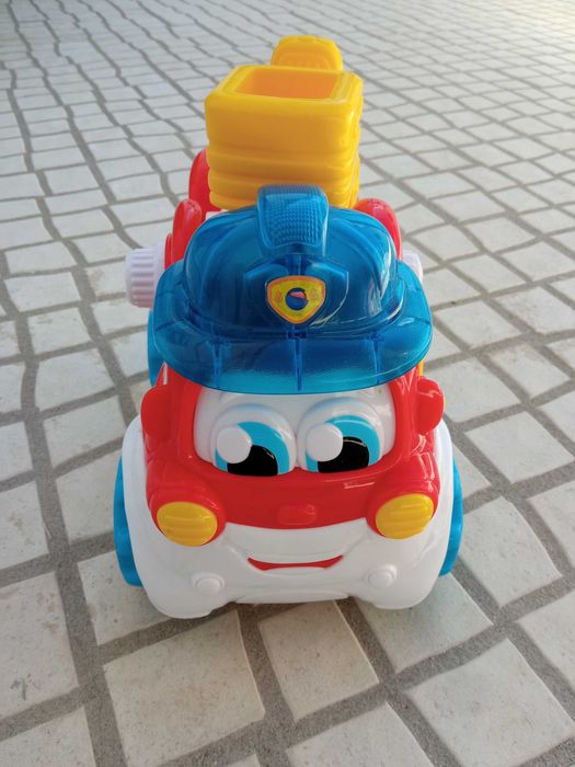 Carro de bombeiros com sons e música como NOVO