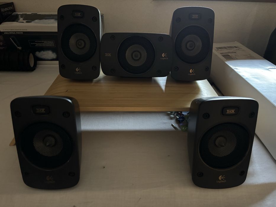 Logitech Z906 5.1 Surround Sound - 1000W - Como Novas (Pouco Uso)