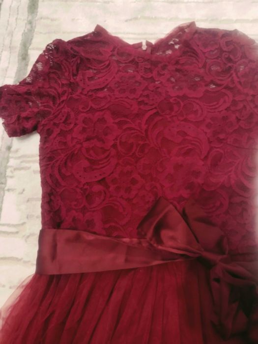 Класна сукня з гіпюру та дидерону