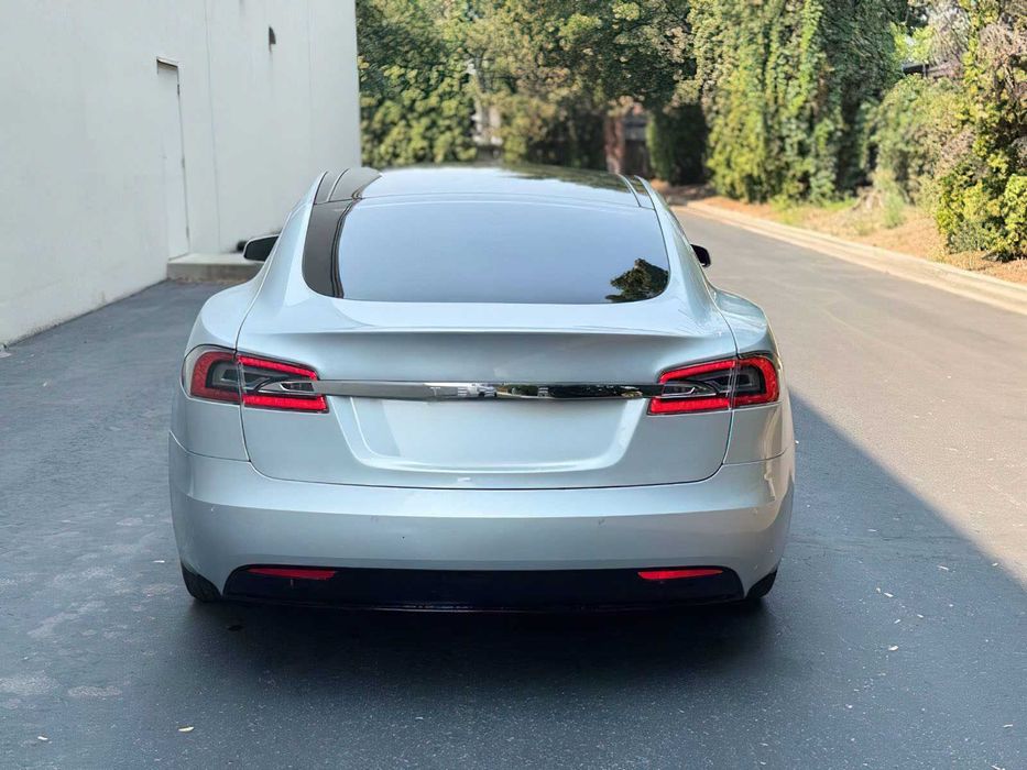 Tesla Model S 100D      2018
