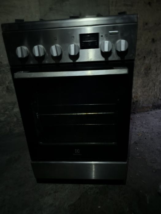 Kuchnia gazowo-elektryczna Electrolux 600 LKK564200X Piekarnik parowy