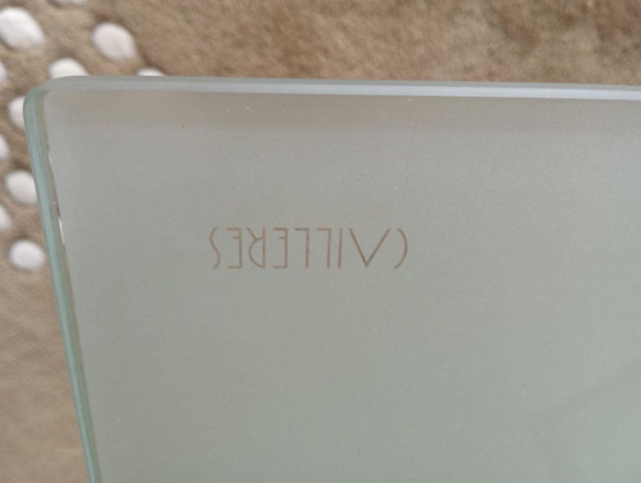 Mesa em vidro em bom estado