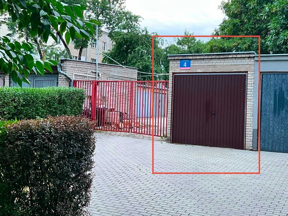 Garaż na sprzedaż - Zelwerowicza/Solskiego, własność.