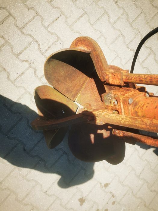 Chwytak do koparko ładowarki z obrotnicą