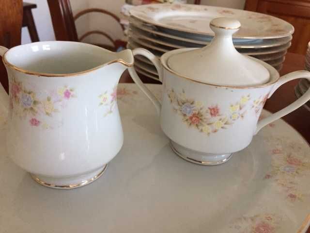 Serviço de chá e jantar NOVO em porcelana
