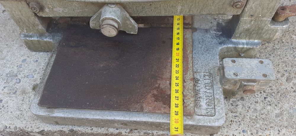 Плиткорез монтолит.