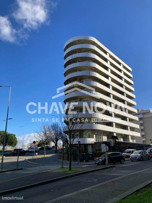 Apartamento T2 novo c/ 2 lugares de Garagem no Porto (Bessa)