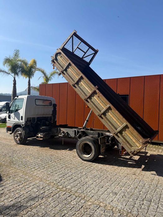 Carrinha Mitsubishi Canter Tribasculante 3.9CC 7.5T