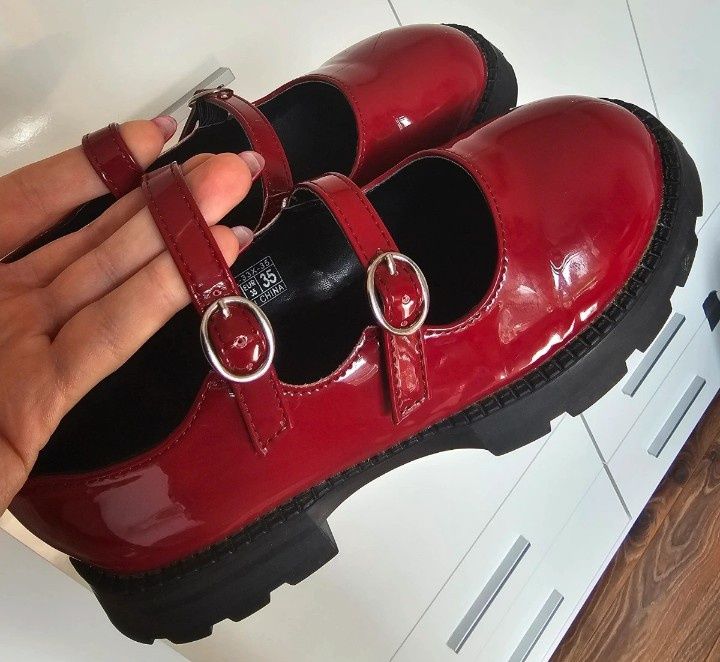 Buty loafersy Reserved 35