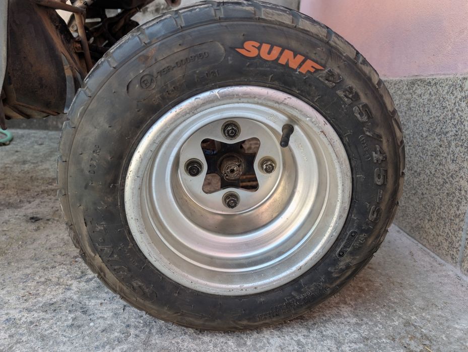Jantes alumínio Ltz 400 com pneus estrada praticamente novos