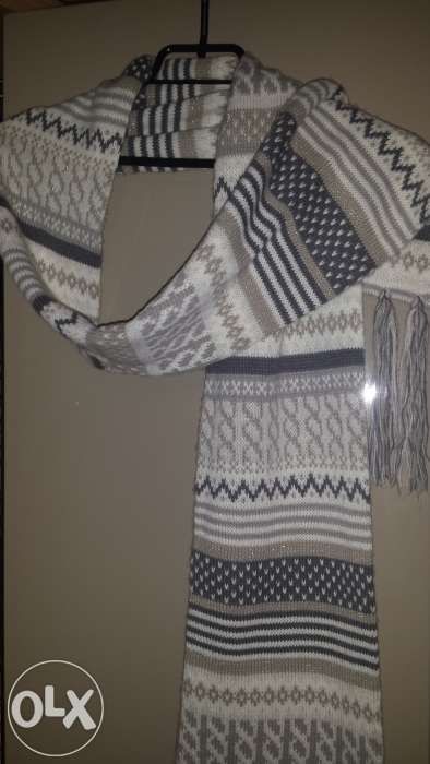 Długi Szalik H&M. Nowy