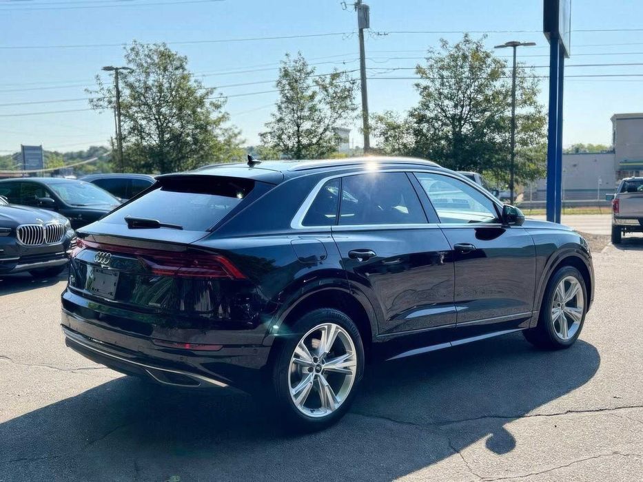 Audi Q8 quattro Premium Plus      2021