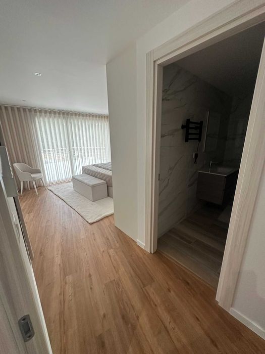 Arrenda-se Exclusivo T2 de Luxo c/ Terraço Privativo, Piscina e Spa – Pombal