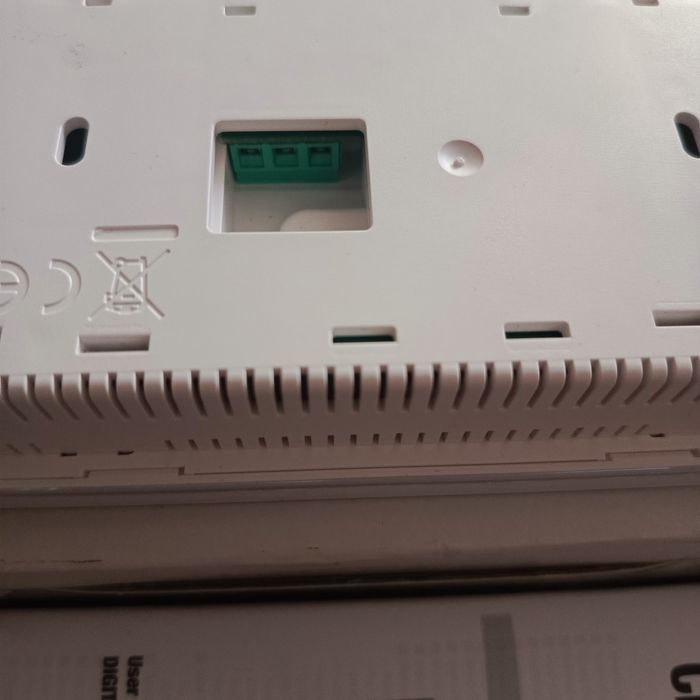 VEMER VE78860 TUO WIFI nteligentny termostat ścienny.