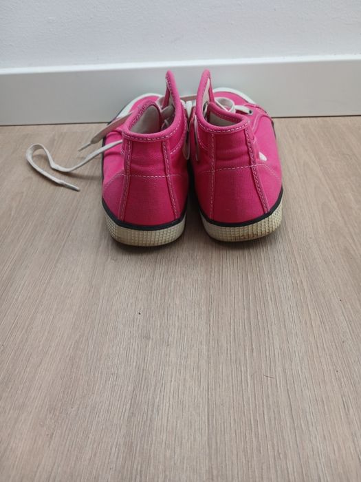 Tenis sanjo tananho 38