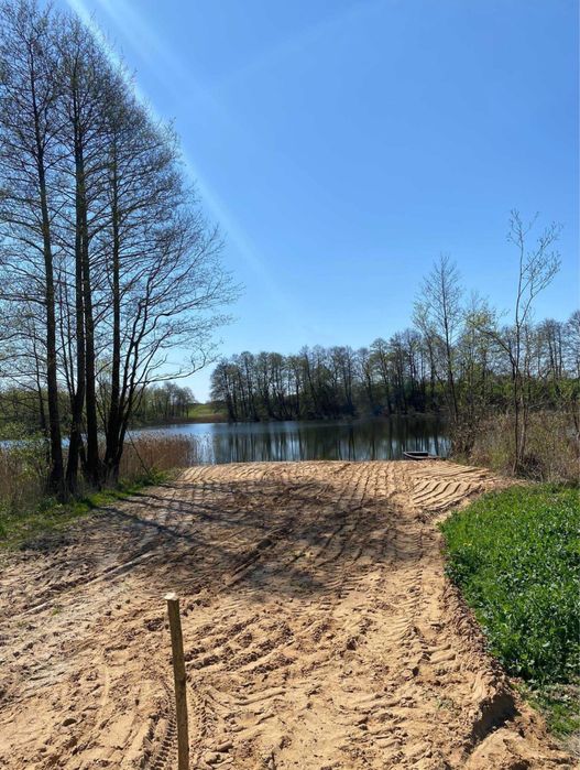 Działka nad jeziorem