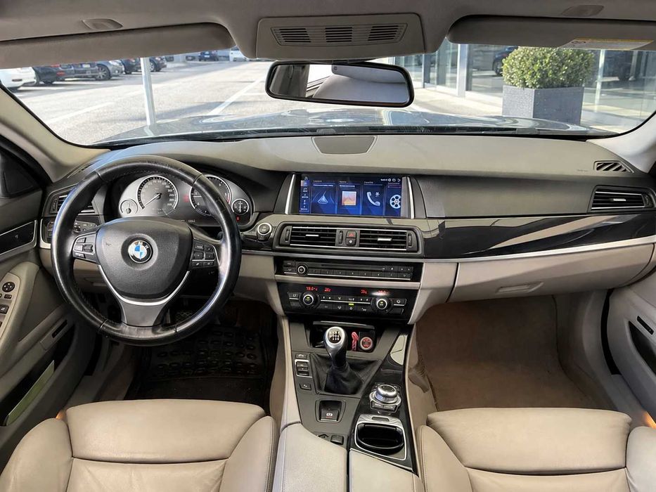 BMW 520d Touring Nacional - Teto Panorâmico, Pele, Bancos Conforto foto 4