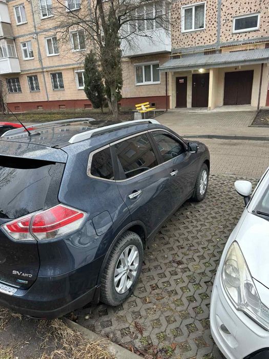 Nissan Rogue SV (7 місць)