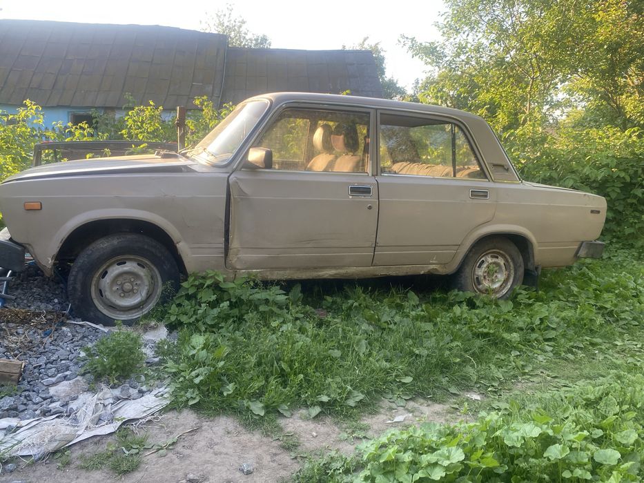 Продам ваз 2105
