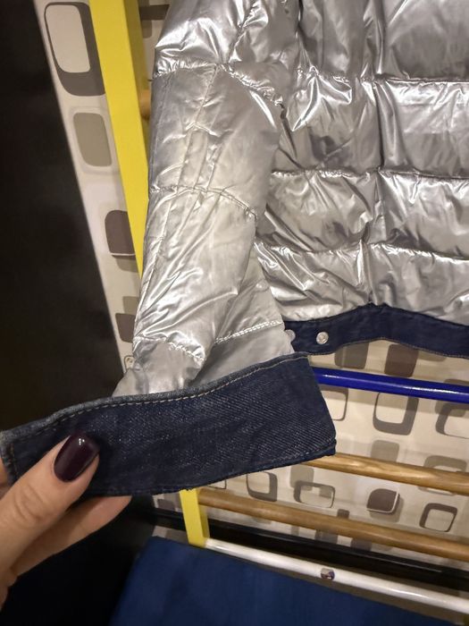 Продам пуховик levis розмір S