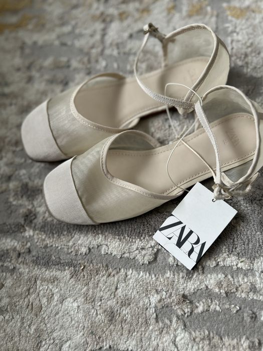 Zara nowe balerinki z zapięciem