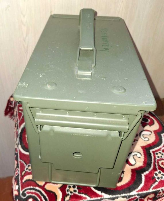 ящик залізний, розмір 30х15х19