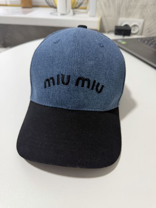 Женская кепка miu miu