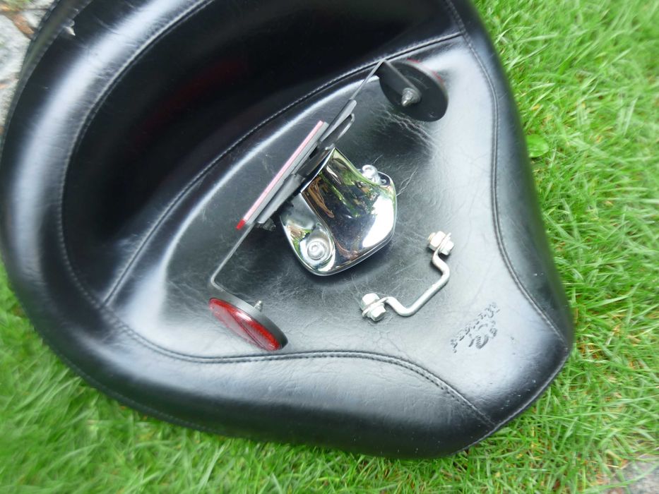 Kanapa Mustang YamahaXV-1900 Midnigh-Star.