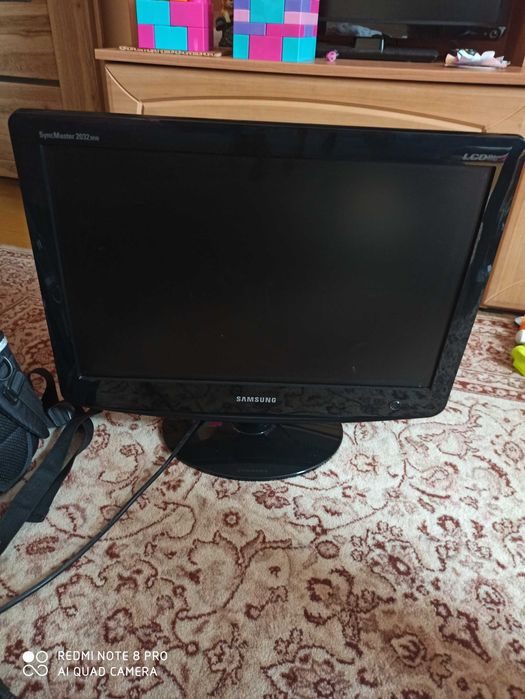 Sprzedam monitor z wbudowanym tv