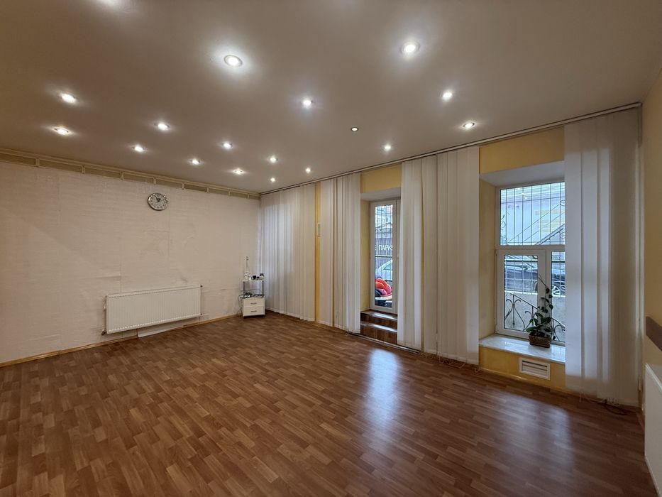 Продаж приміщення на вул. Магістратській, свій вхід, АГО