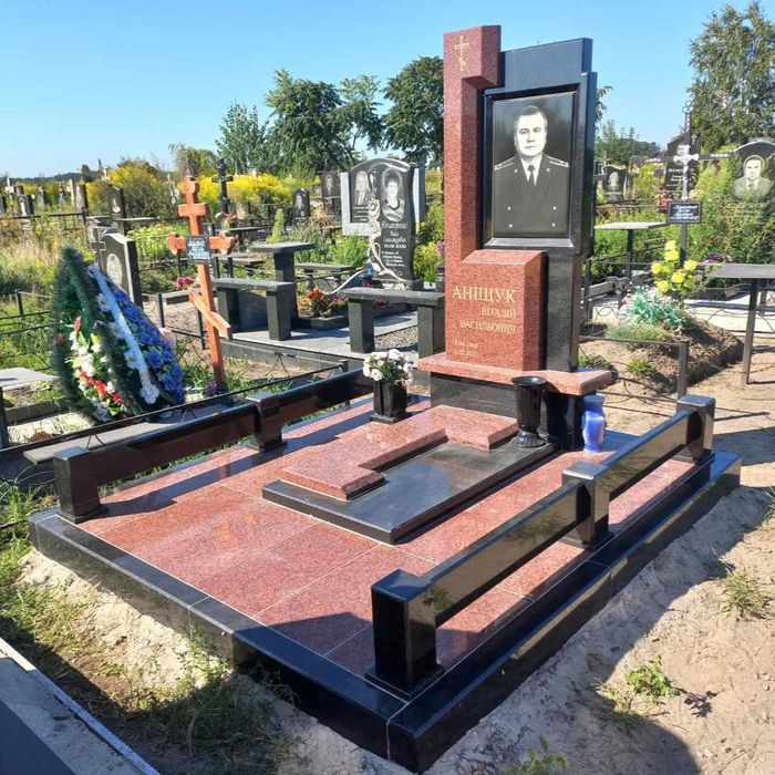 Дешеві пам'ятники із граніту. Памятники військовим. Виготовлення.