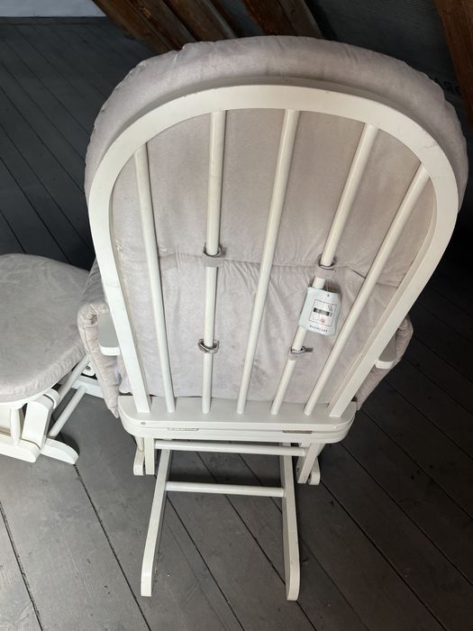 Fotel bujany do karmienia z podnóżkiem, kremowy,