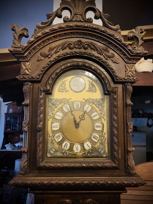 Relogio de caixa alta “Tempus Fugite” -Antigo