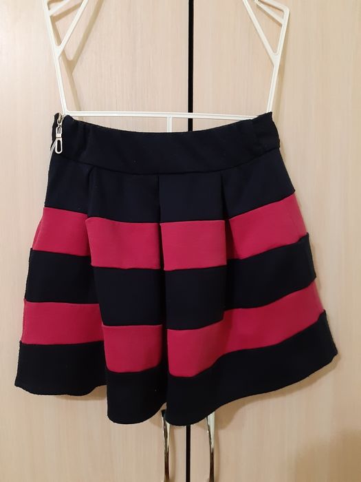 Продам юбочку для девочки р- 32. ( № - 29 )