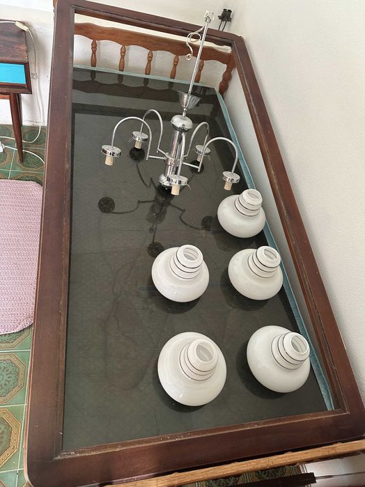 Vendo mesa, cadeiras e candeeiros