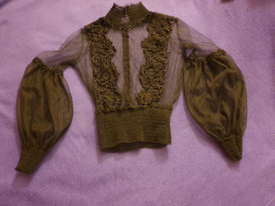 Bluzka tiulowa z czarnym topem