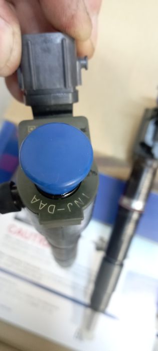 Wtryskiwacze wtryski VOLVO 2.0  OEM 31452115