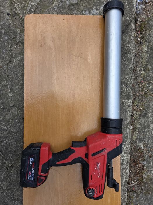 Wyciskacz, pistolet do silikonu,  Milwaukee M 18 PCG