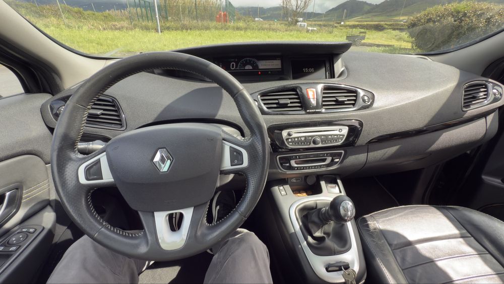 Renault Scenic 2011 - 1.5 dCi - Bose Edition 7 lugares