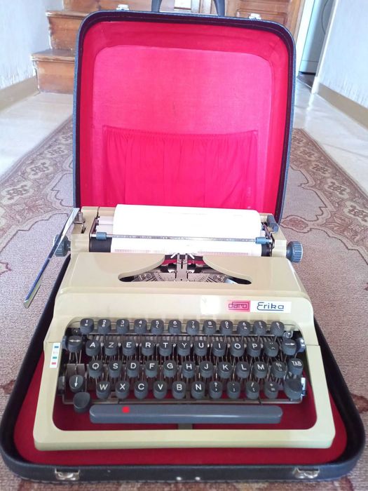 maszyna do pisania. Model Daro Erica