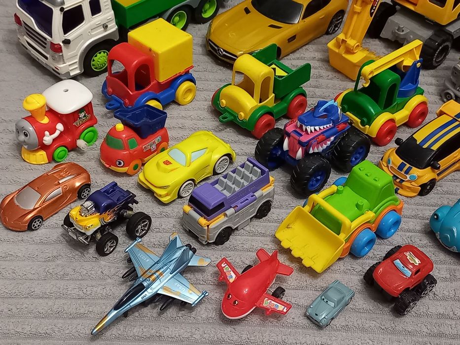 Дитячі машинки набір 550 грн все